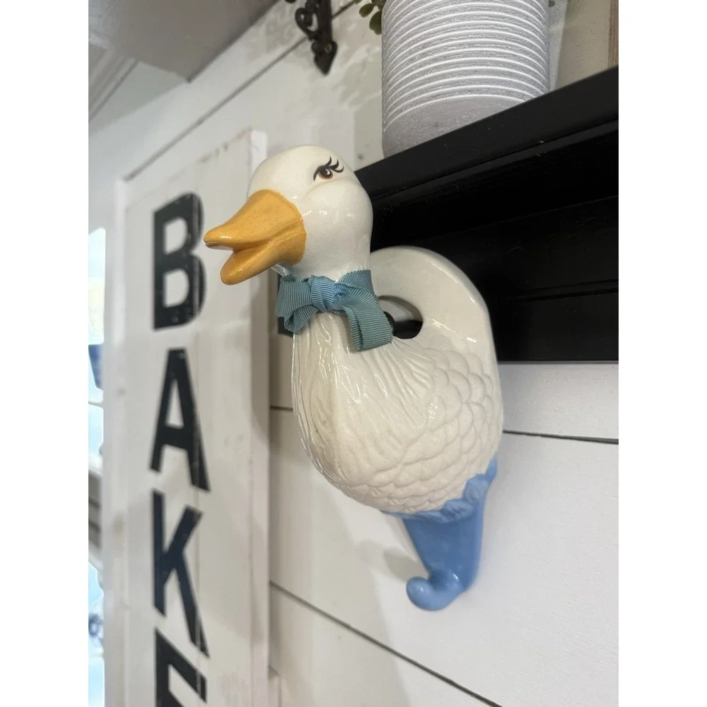 Vintage White Ceramic Duck Head Yellow Beak Towel Holder Wall Mount Hanger‎